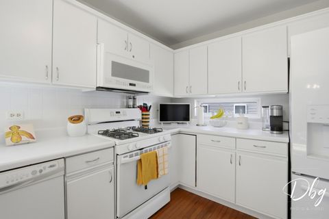 Tiny photo for 7 E Dahlia Lane, Round Lake Beach, IL 60073 (MLS # 12636224)