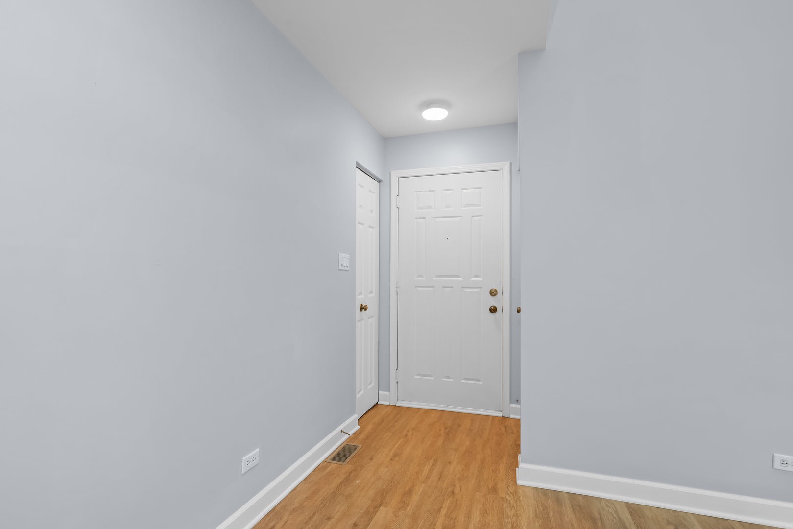4 S STONINGTON Drive