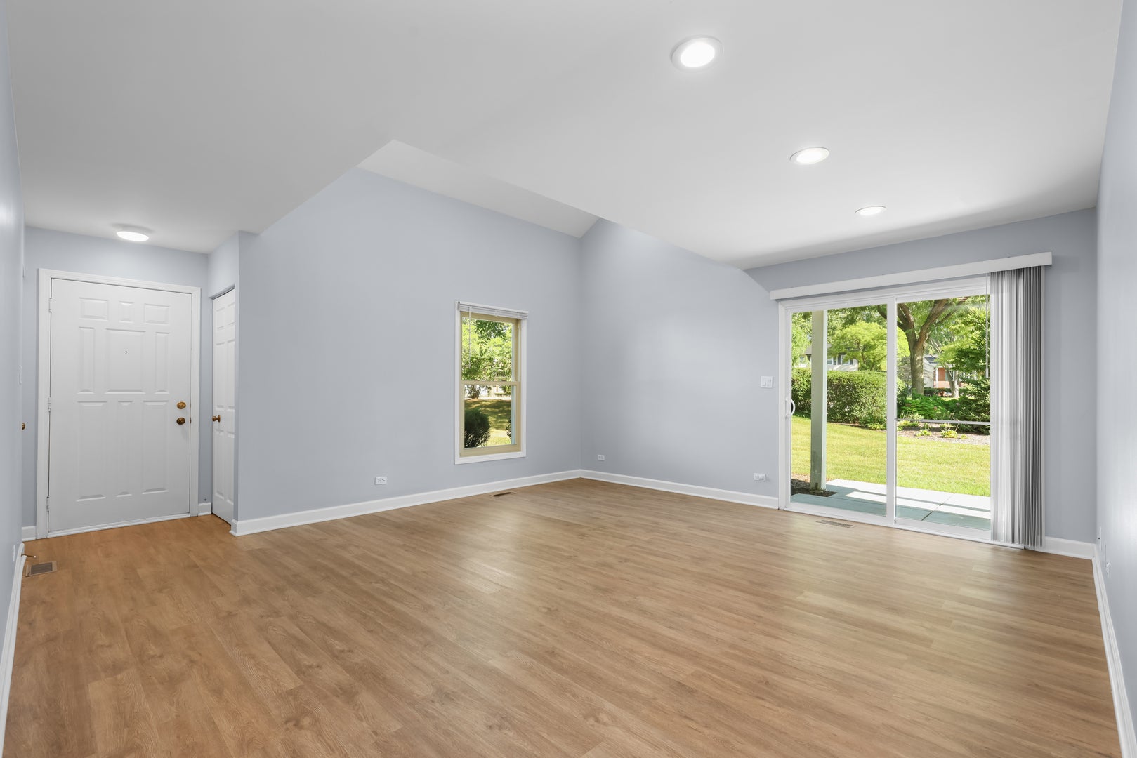 4 S STONINGTON Drive