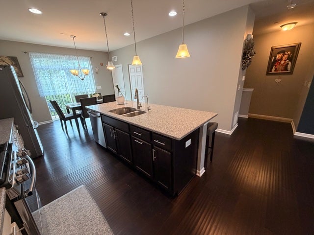 2527 Huntleigh Lane