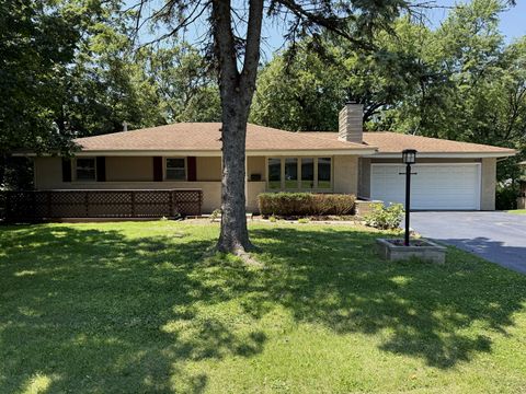 Photo of 319 Parkshore Drive, Shorewood, IL 60404 (MLS # 12686235)
