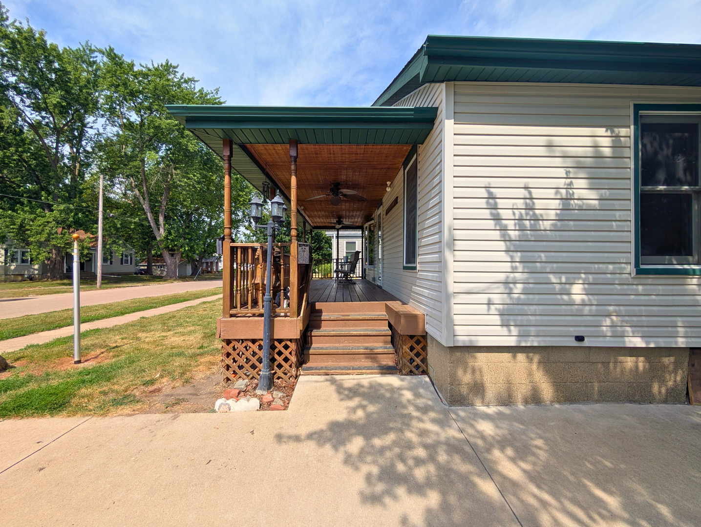 642 Lincoln Street