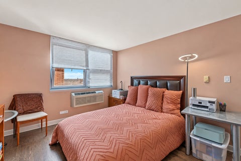 Tiny photo for 6145 N Sheridan Road #27C, Chicago, IL 60660 (MLS # 12795406)