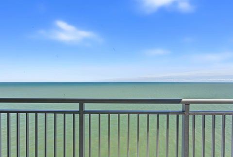 Tiny photo for 6145 N Sheridan Road #27C, Chicago, IL 60660 (MLS # 12795406)