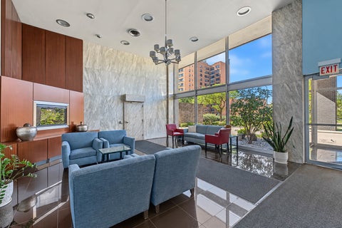 Tiny photo for 6145 N Sheridan Road #27C, Chicago, IL 60660 (MLS # 12795406)