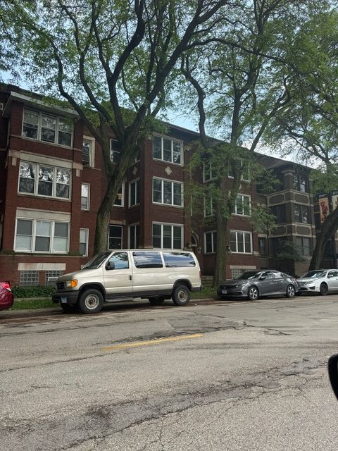 1217 E 53rd Street 2W Chicago IL 60615