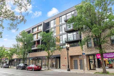 4513 N CLARK Street 208 Chicago IL 60640