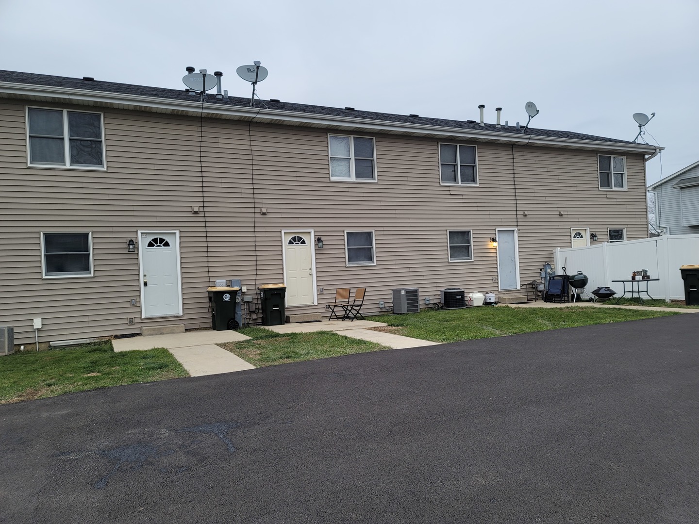 112 Colonial Parkway A