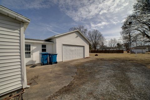 Tiny photo for 555 E Mulberry Street, Watseka, IL 60970 (MLS # 12583575)