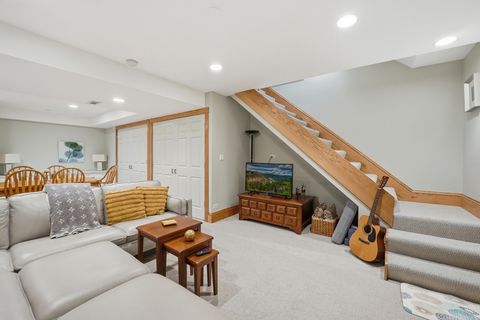 Tiny photo for 15 Manchester Lane, Elmhurst, IL 60126 (MLS # 12594026)