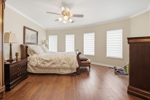 Tiny photo for 15 Manchester Lane, Elmhurst, IL 60126 (MLS # 12594026)