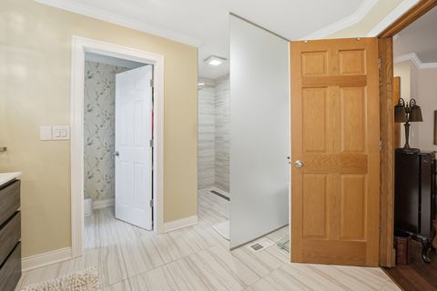 Tiny photo for 15 Manchester Lane, Elmhurst, IL 60126 (MLS # 12594026)