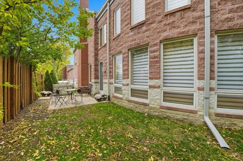 Tiny photo for 15 Manchester Lane, Elmhurst, IL 60126 (MLS # 12594026)