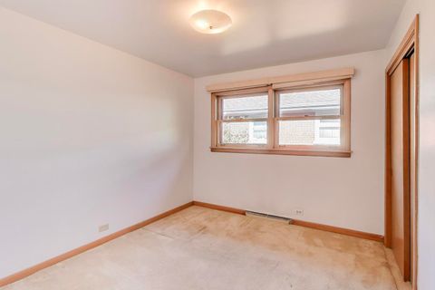 Tiny photo for 913 S Na Wa Ta Avenue, Mount Prospect, IL 60056 (MLS # 12503576)