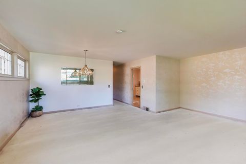 Tiny photo for 913 S Na Wa Ta Avenue, Mount Prospect, IL 60056 (MLS # 12503576)