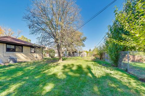 Tiny photo for 913 S Na Wa Ta Avenue, Mount Prospect, IL 60056 (MLS # 12503576)