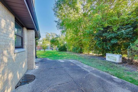 Tiny photo for 913 S Na Wa Ta Avenue, Mount Prospect, IL 60056 (MLS # 12503576)