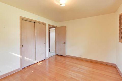 Tiny photo for 913 S Na Wa Ta Avenue, Mount Prospect, IL 60056 (MLS # 12503576)