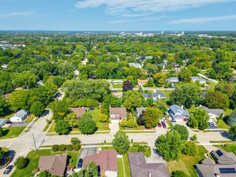 Tiny photo for 4176 Blackstone Avenue, Gurnee, IL 60031 (MLS # 12418073)