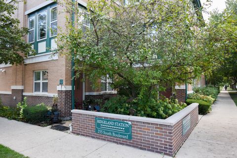 Photo of 255 South Boulevard #7, Oak Park, IL 60302 (MLS # 12491464)