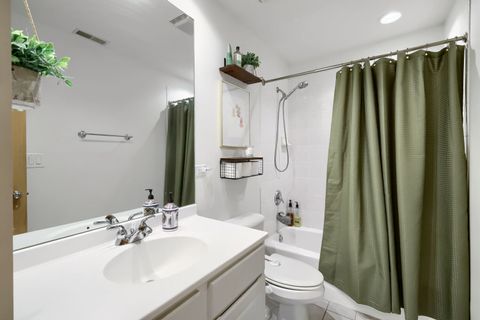 Tiny photo for 1962 W Lawrence Avenue #204, Chicago, IL 60640 (MLS # 12686770)