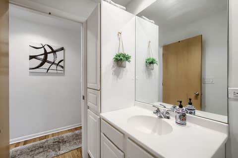 Tiny photo for 1962 W Lawrence Avenue #204, Chicago, IL 60640 (MLS # 12686770)