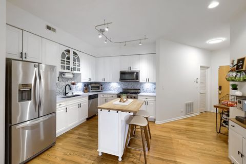 Tiny photo for 1962 W Lawrence Avenue #204, Chicago, IL 60640 (MLS # 12686770)