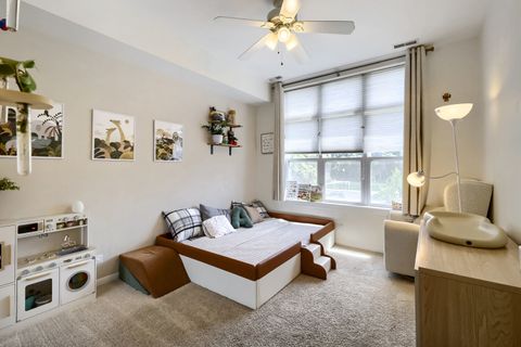 Tiny photo for 1962 W Lawrence Avenue #204, Chicago, IL 60640 (MLS # 12686770)