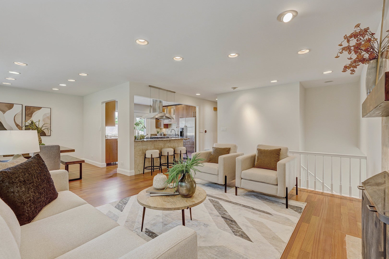 223 W Tanglewood Drive