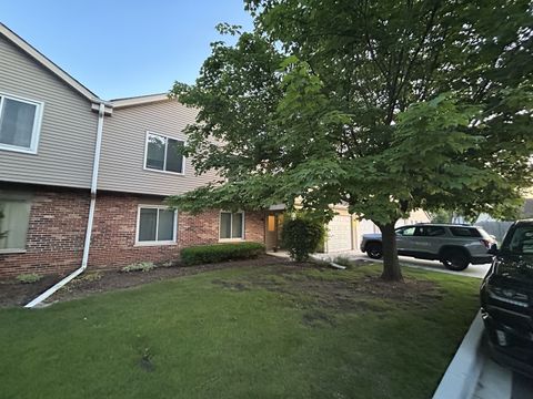 7030 Park Lane Court 203 Woodridge IL 60517