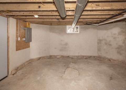 Tiny photo for 1212 14th Avenue, Moline, IL 61265 (MLS # 12595033)