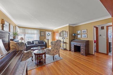 Tiny photo for 928 S Hillcrest Avenue, Elmhurst, IL 60126 (MLS # 12588029)