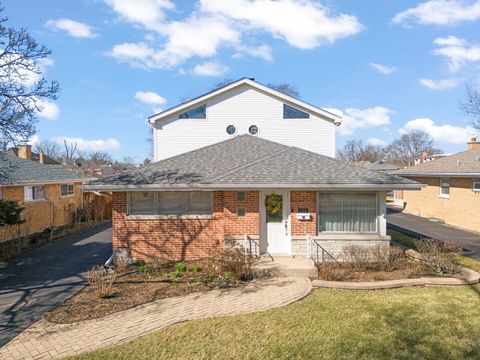 Tiny photo for 928 S Hillcrest Avenue, Elmhurst, IL 60126 (MLS # 12588029)