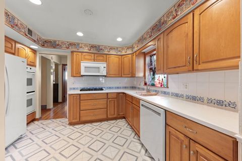 Tiny photo for 928 S Hillcrest Avenue, Elmhurst, IL 60126 (MLS # 12588029)