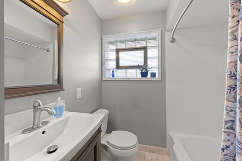 Tiny photo for 928 S Hillcrest Avenue, Elmhurst, IL 60126 (MLS # 12588029)