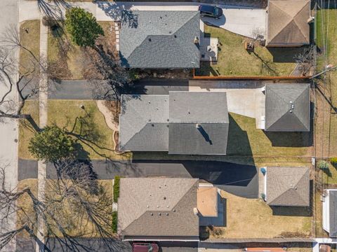 Tiny photo for 928 S Hillcrest Avenue, Elmhurst, IL 60126 (MLS # 12588029)