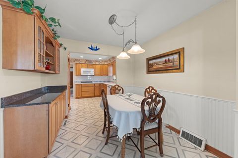 Tiny photo for 928 S Hillcrest Avenue, Elmhurst, IL 60126 (MLS # 12588029)