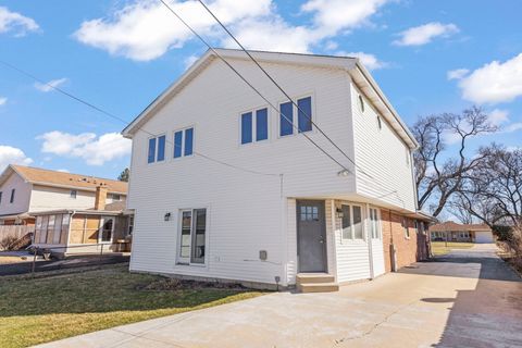 Tiny photo for 928 S Hillcrest Avenue, Elmhurst, IL 60126 (MLS # 12588029)