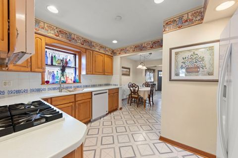 Tiny photo for 928 S Hillcrest Avenue, Elmhurst, IL 60126 (MLS # 12588029)