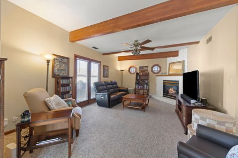 Tiny photo for 928 S Hillcrest Avenue, Elmhurst, IL 60126 (MLS # 12588029)