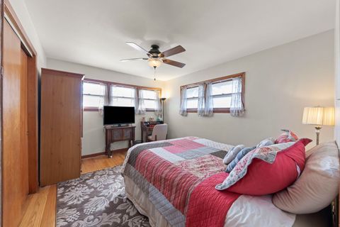 Tiny photo for 928 S Hillcrest Avenue, Elmhurst, IL 60126 (MLS # 12588029)