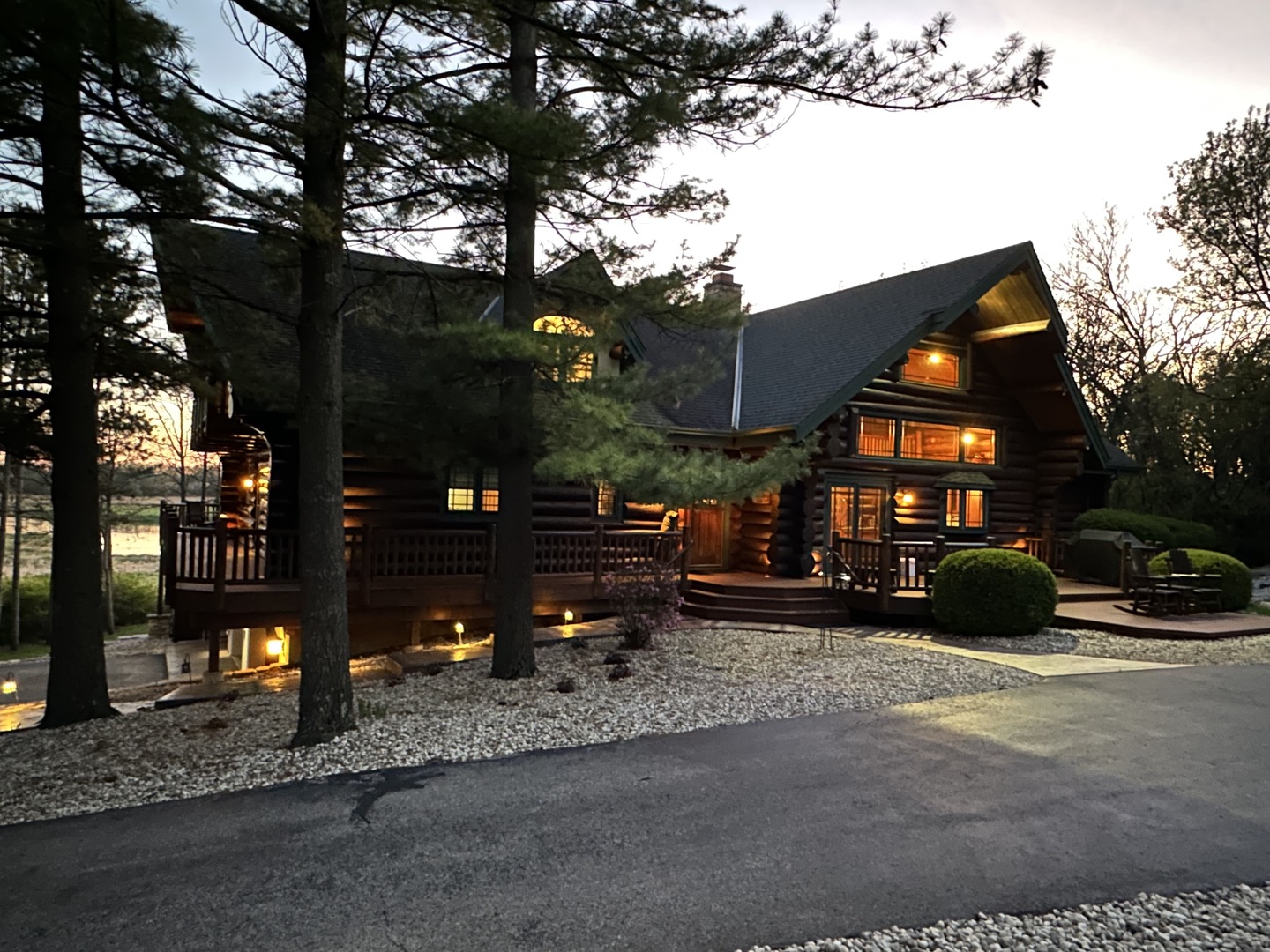 3317 S COUNTRY CLUB Road