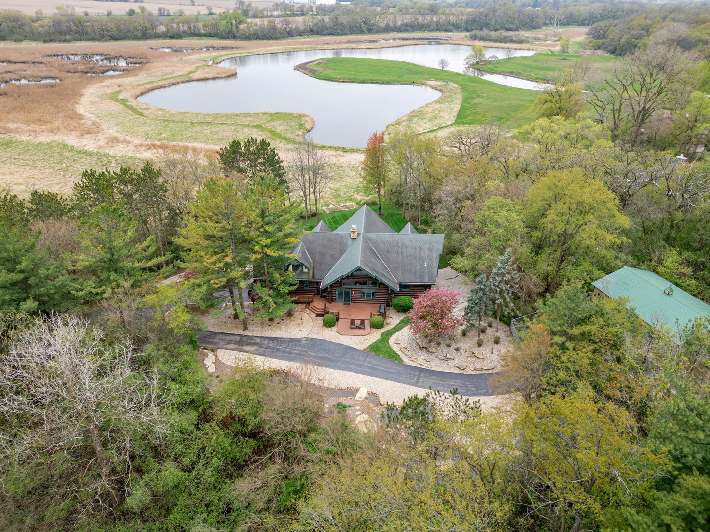 Woodstock, Illinois 60098, United States, 3 Bedrooms Bedrooms, ,5 BathroomsBathrooms,Residential,Active,124178