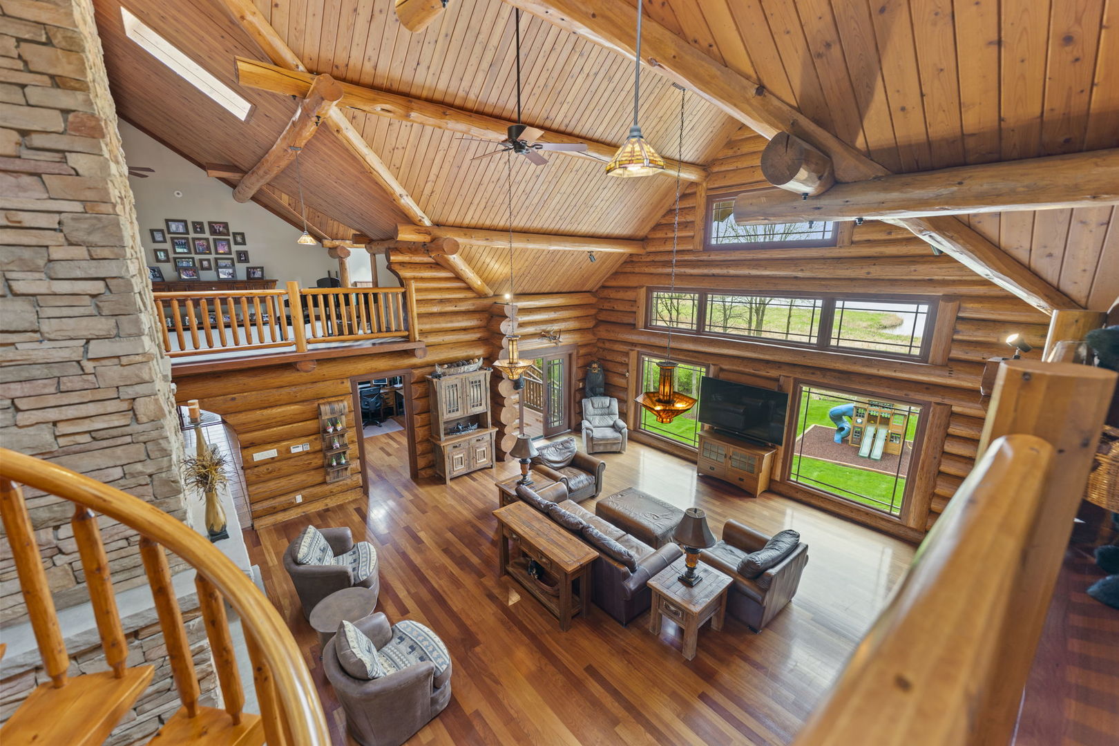 3317 S COUNTRY CLUB Road