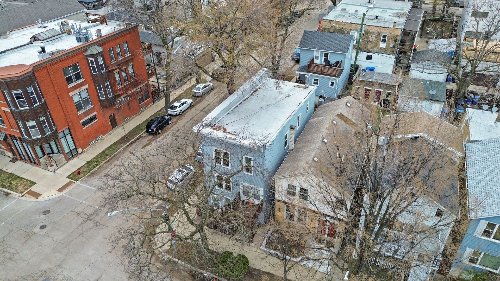 2058 W Erie Street