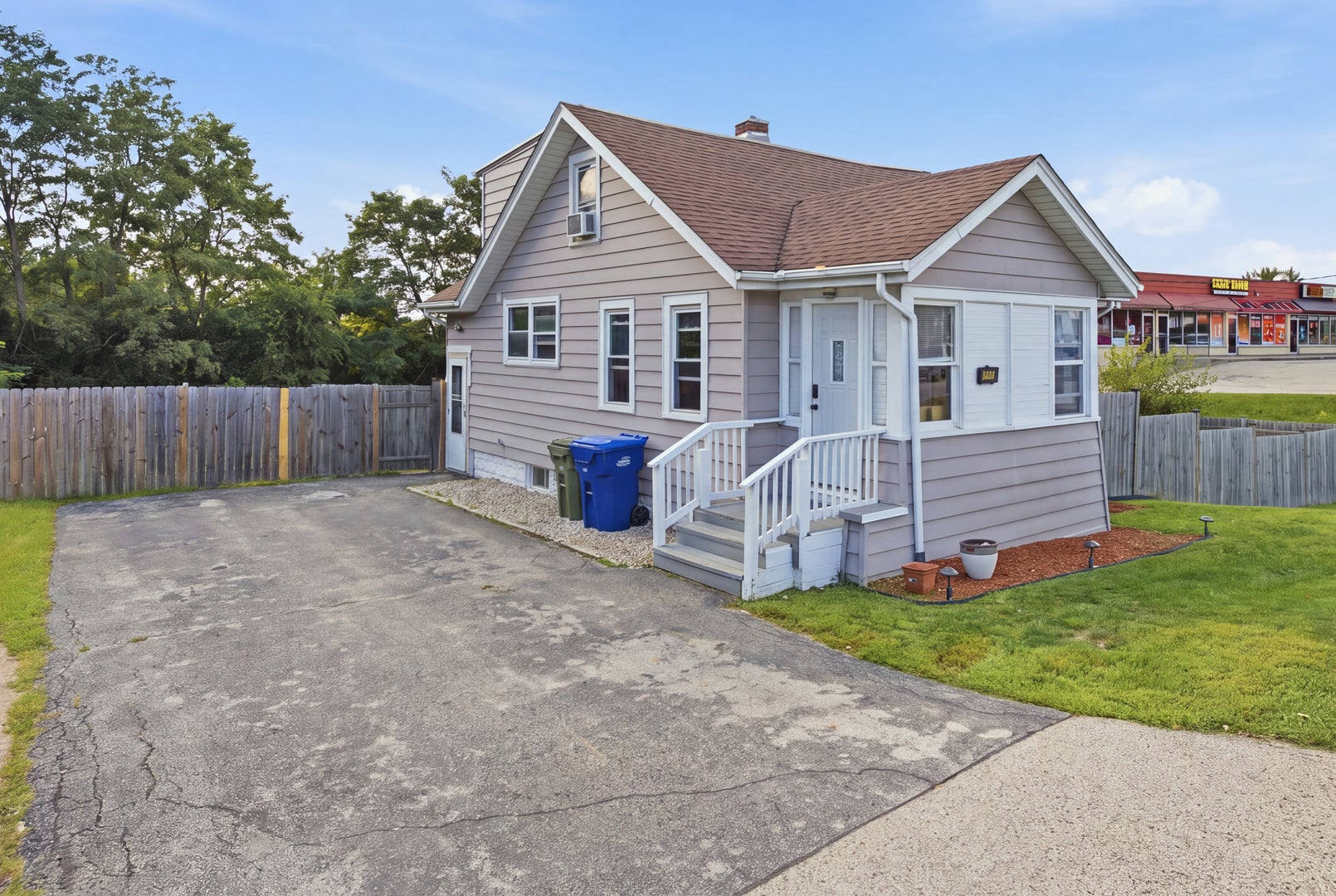 2110 N Green Bay Road