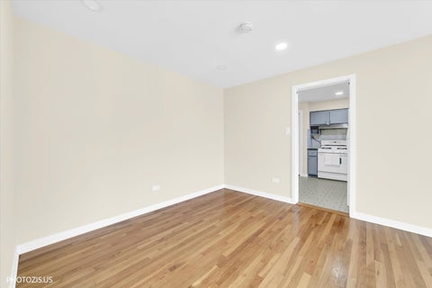 Tiny photo for 8852 N Leslie Lane #2C, Des Plaines, IL 60016 (MLS # 12769672)