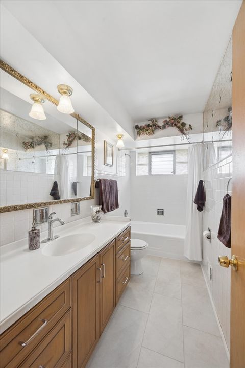 Tiny photo for 3029 Mayfair Avenue, Westchester, IL 60154 (MLS # 12621769)