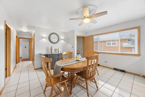 Tiny photo for 3029 Mayfair Avenue, Westchester, IL 60154 (MLS # 12621769)