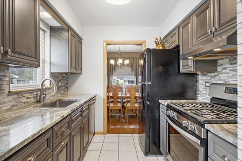 Tiny photo for 3029 Mayfair Avenue, Westchester, IL 60154 (MLS # 12621769)